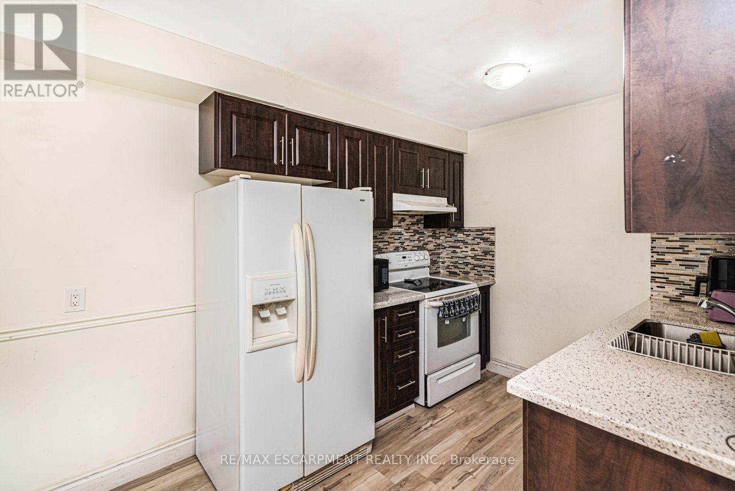 #5 2700 BARTON STREET E - 13