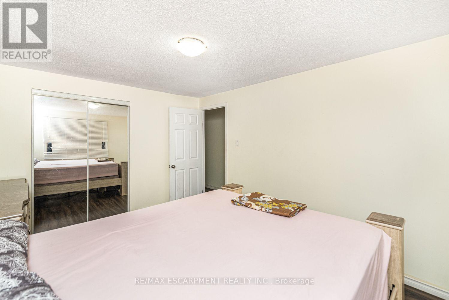 #5 2700 BARTON STREET E - 20