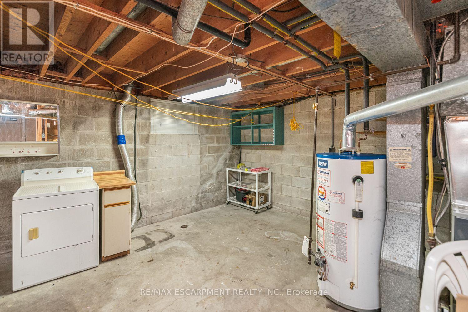 #5 2700 BARTON STREET E - 33