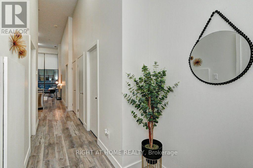 218 - 100 GARMENT STREET — photo 3