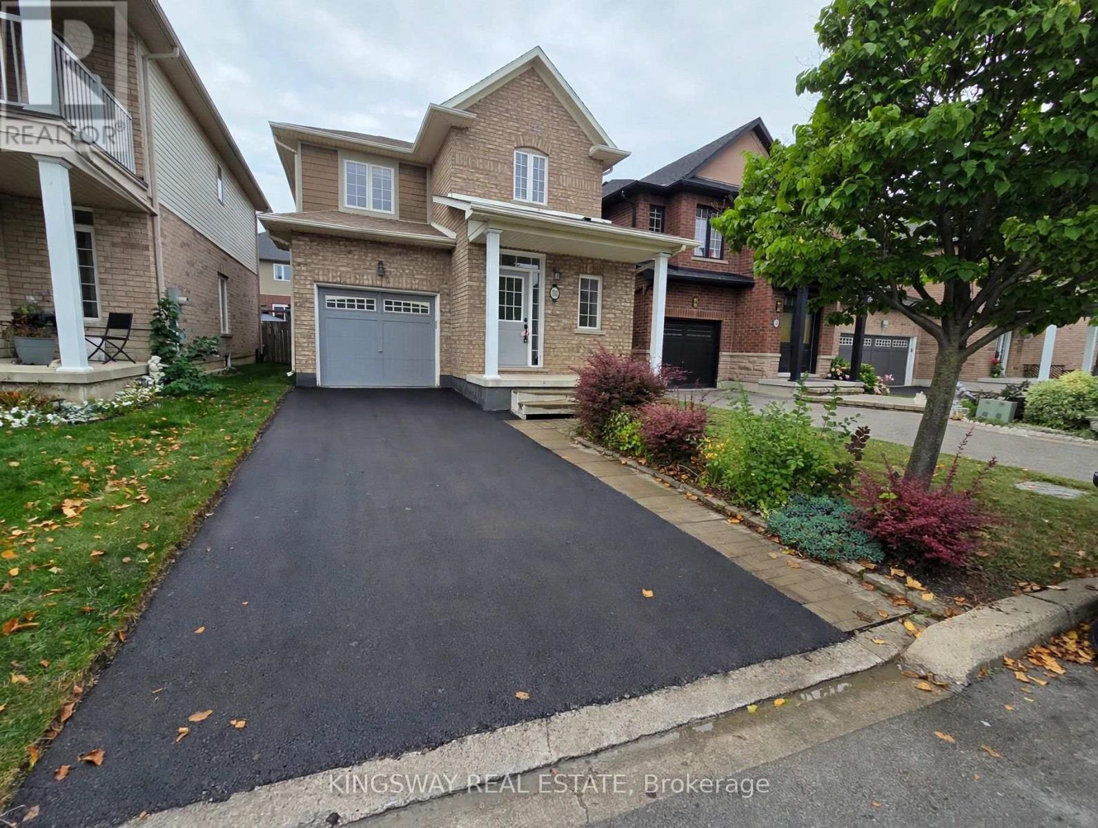 28 TIDEMORE HEIGHTS, Hamilton (Lakeshore)