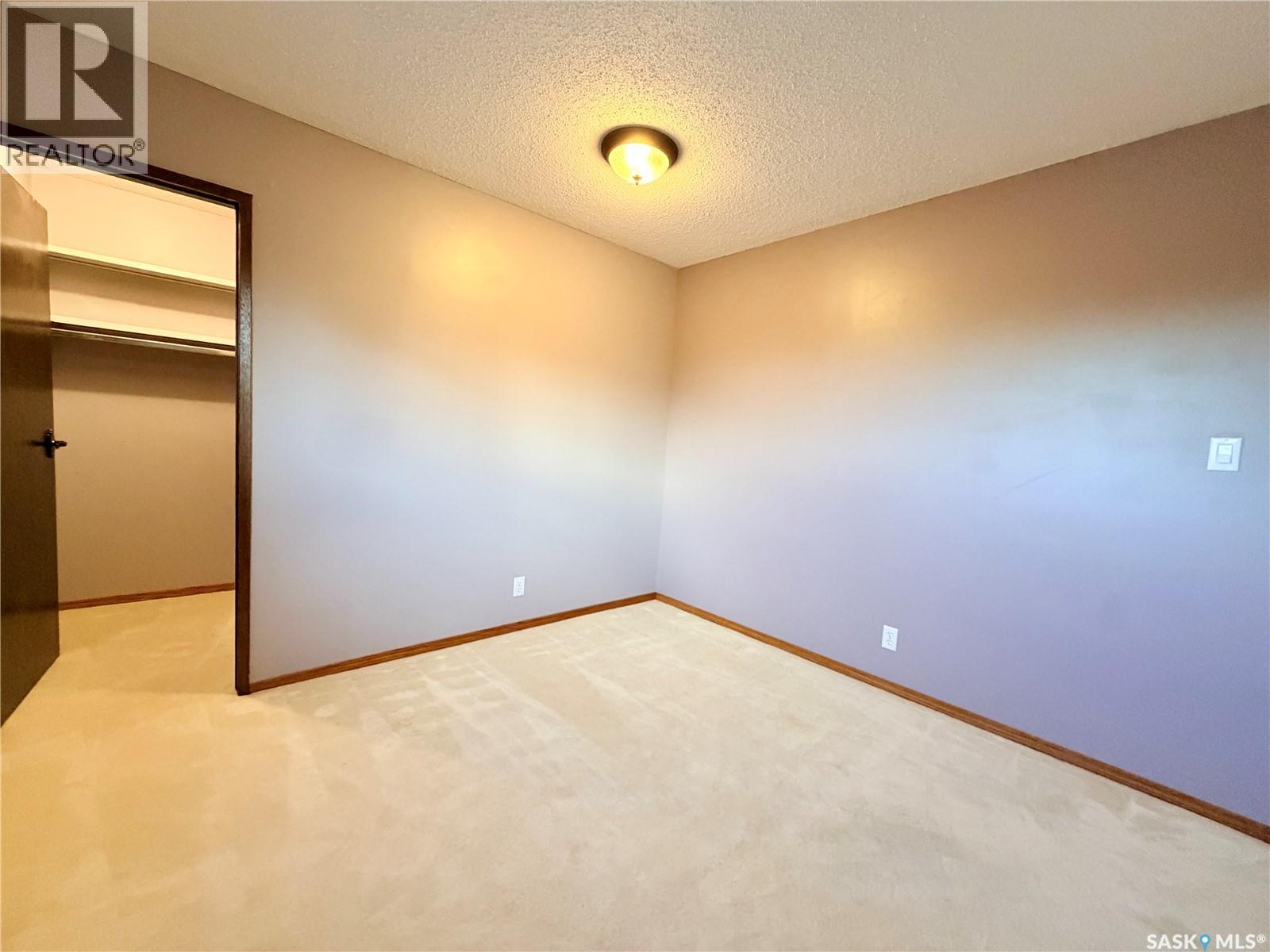 2173 Douglas AVENUE - 23