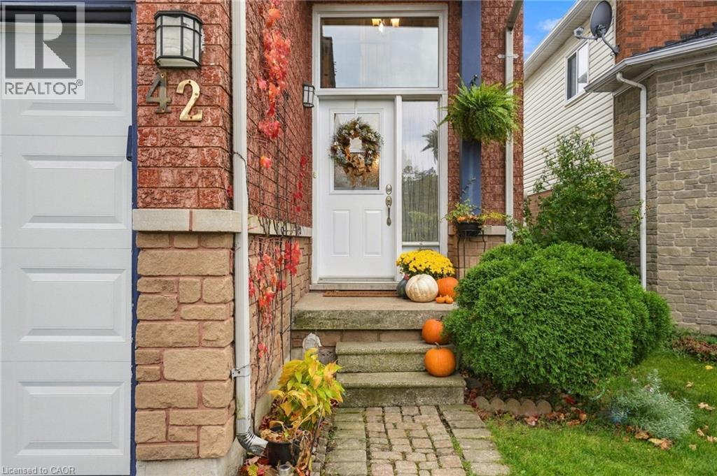 42 KILDONAN Crescent, Waterdown — photo 2