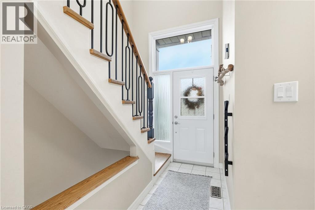 42 KILDONAN Crescent, Waterdown — photo 3