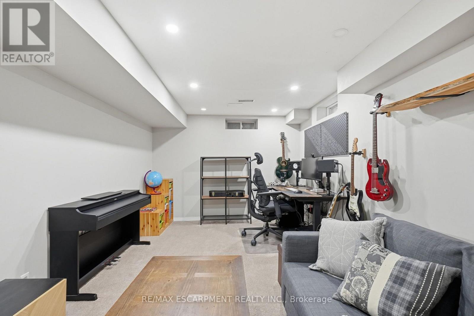42 Kildonan Crescent — photo 35