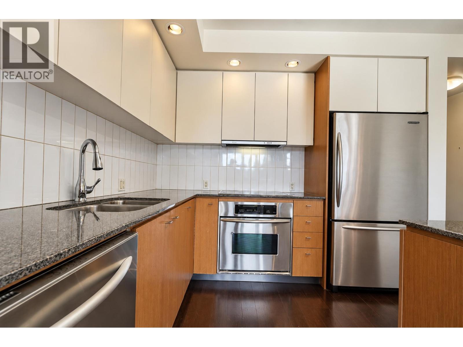 Photo of 514 750 W 12TH AVENUE 25