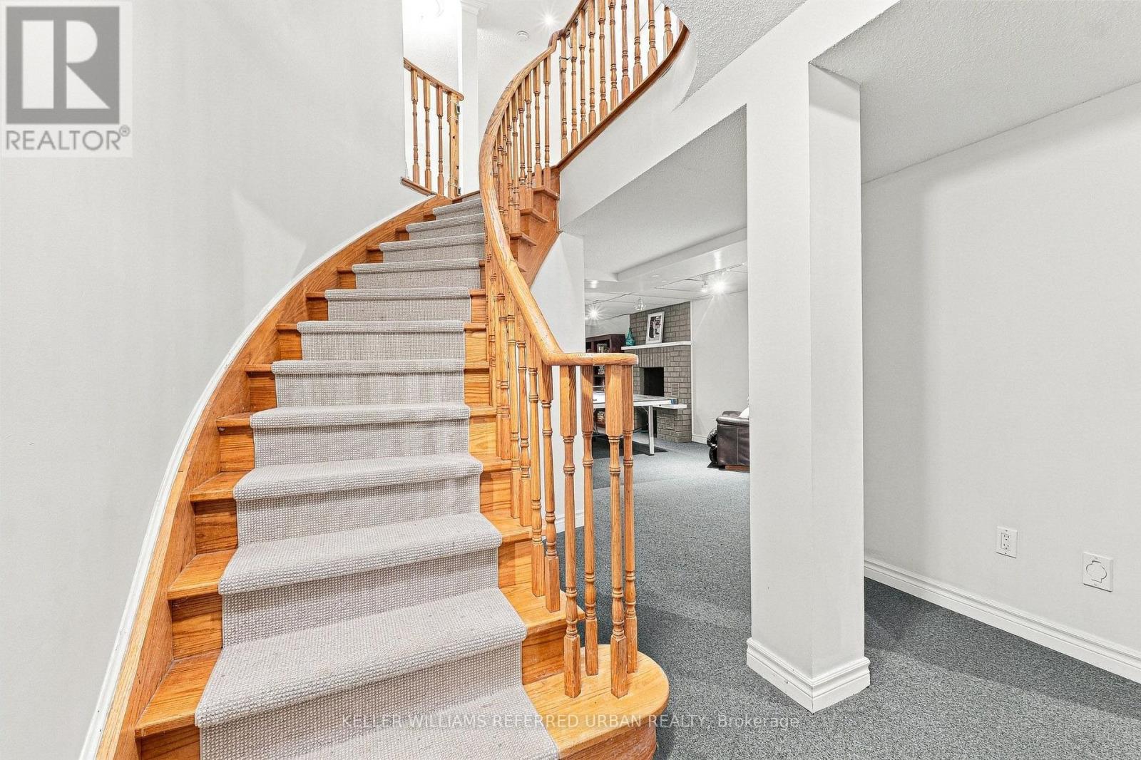 63 Oatlands Crescent — photo 36