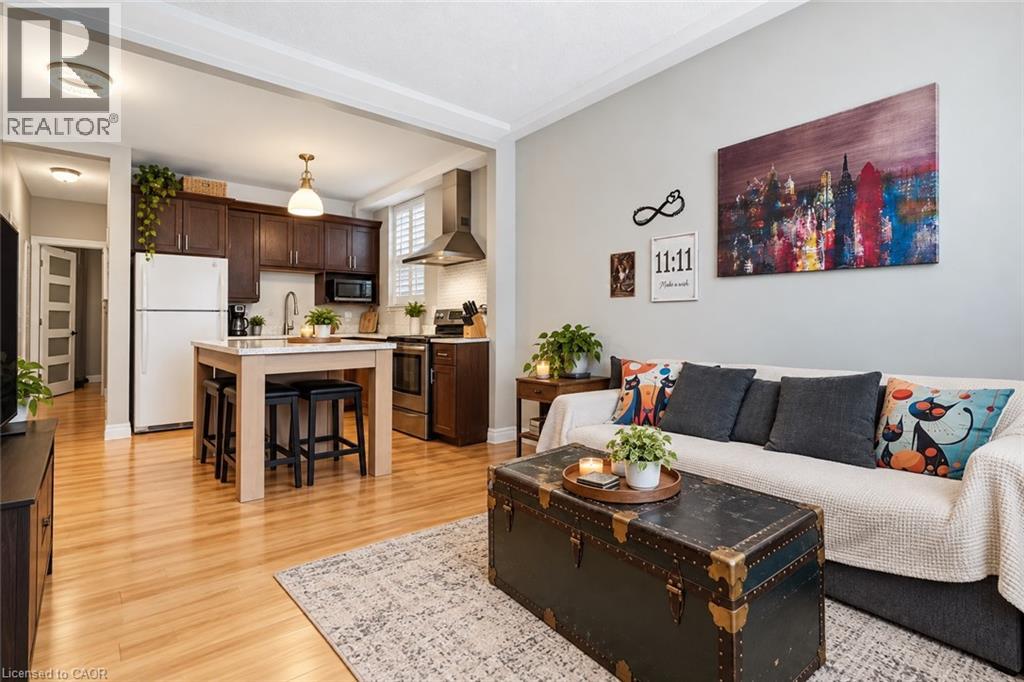 #2 802 KING Street W - 14