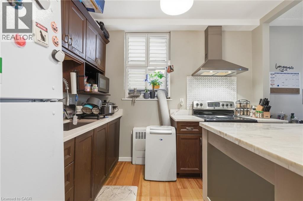 802 King Street West — photo 15