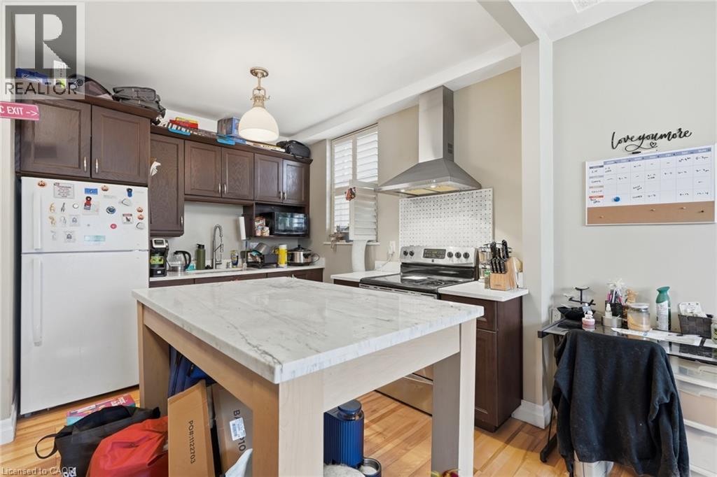 802 King Street West — photo 18