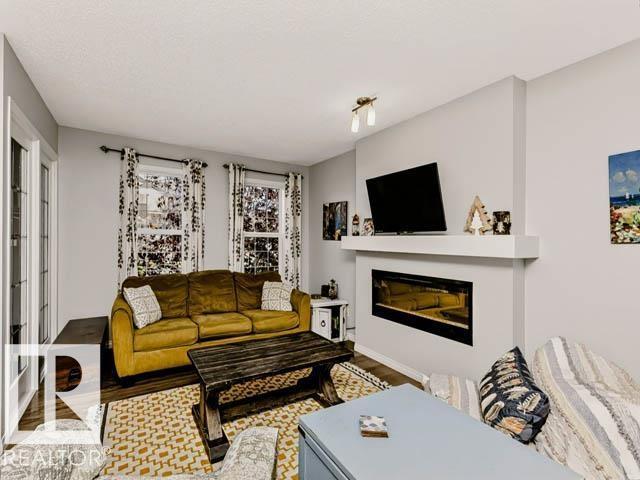 8323 Ellis Crescent NW, Edgemont (Edmonton) — photo 8 of 30: Property photo