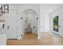 4pc Bathroom - 67 Holland Street Nw, Calgary, AB T2K1Y3 Photo 8