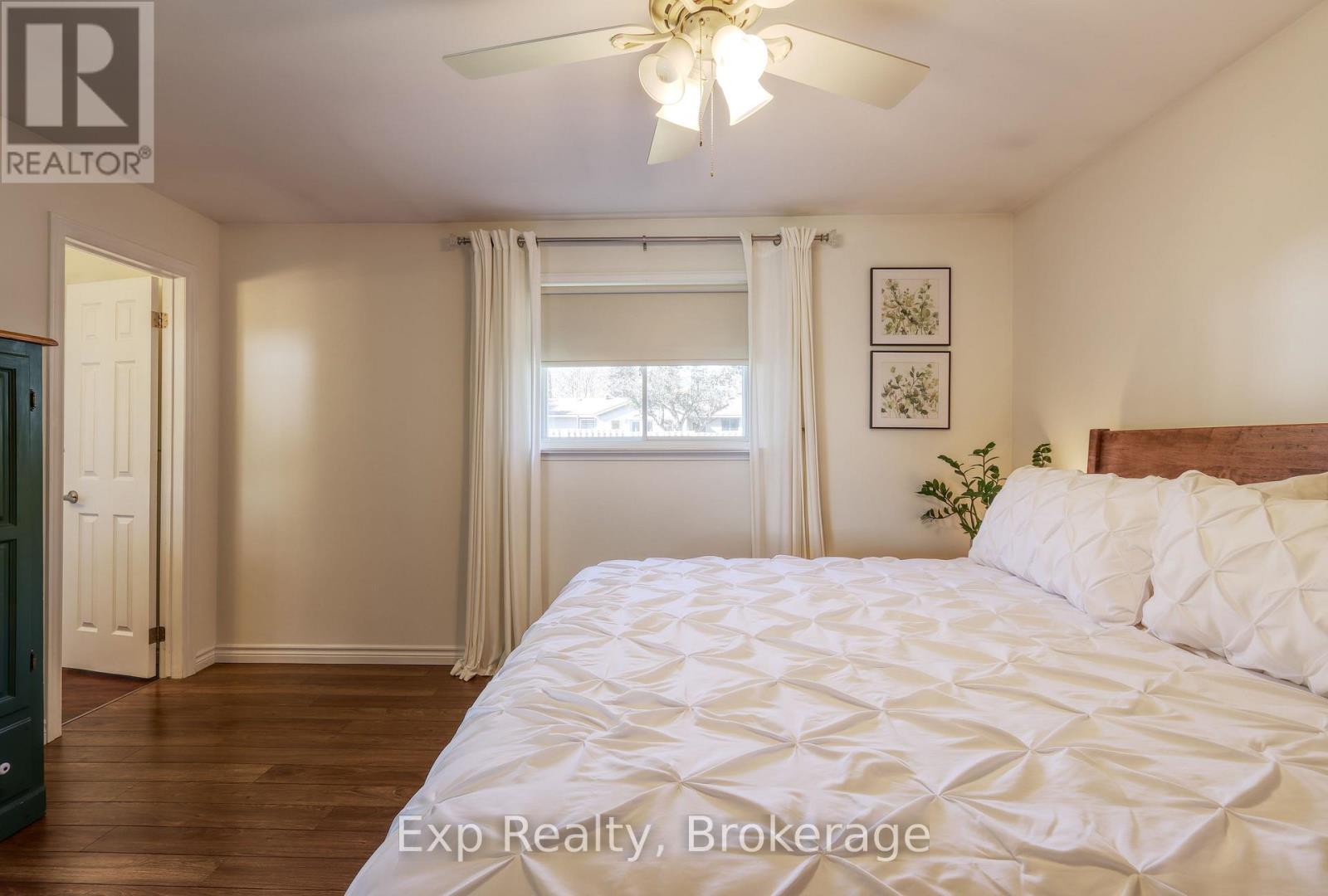 247 LAKESHORE DRIVE - 35