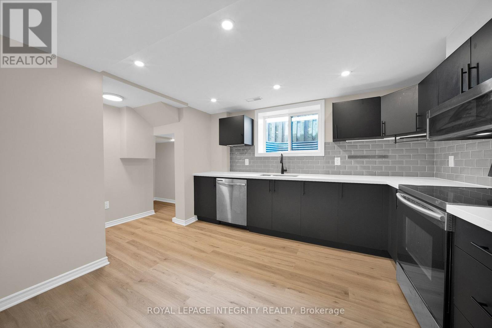 2408 Drury Lane — photo 38