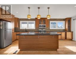 2408 Drury Lane, Ottawa, ON K2C1G5 Photo 11