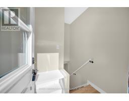 2408 Drury Lane, Ottawa, ON K2C1G5 Photo 31