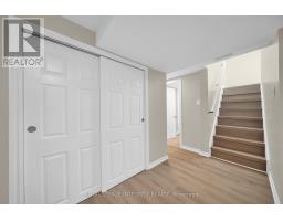 2408 Drury Lane, Ottawa, ON K2C1G5 Photo 32