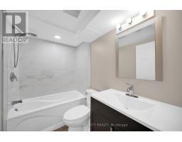2408 Drury Lane, Ottawa, ON K2C1G5 Photo 46