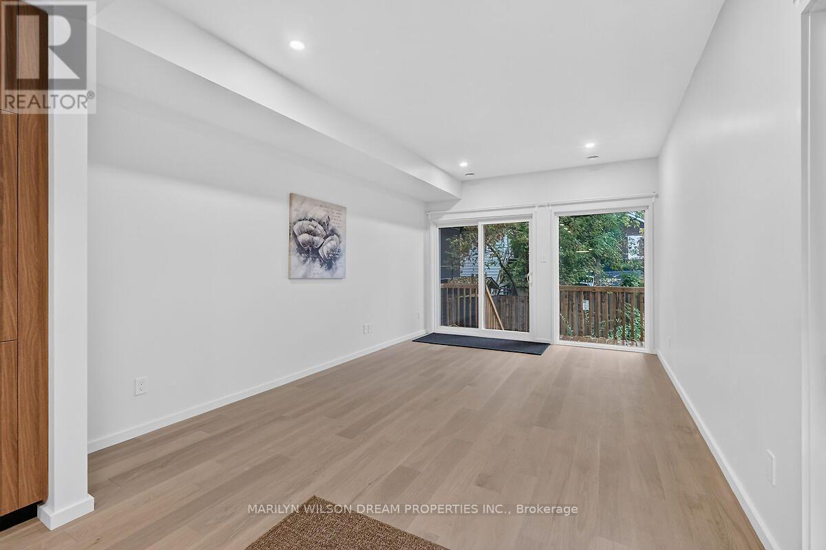 43 Stirling Avenue — photo 13