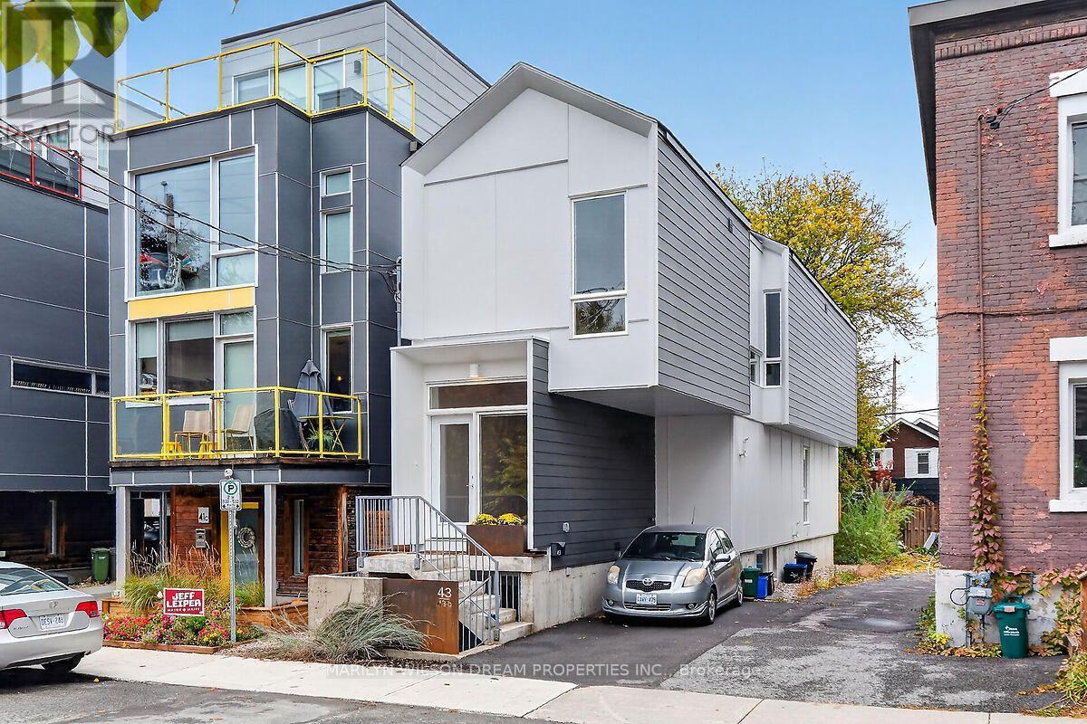 43 STIRLING AVENUE - 2