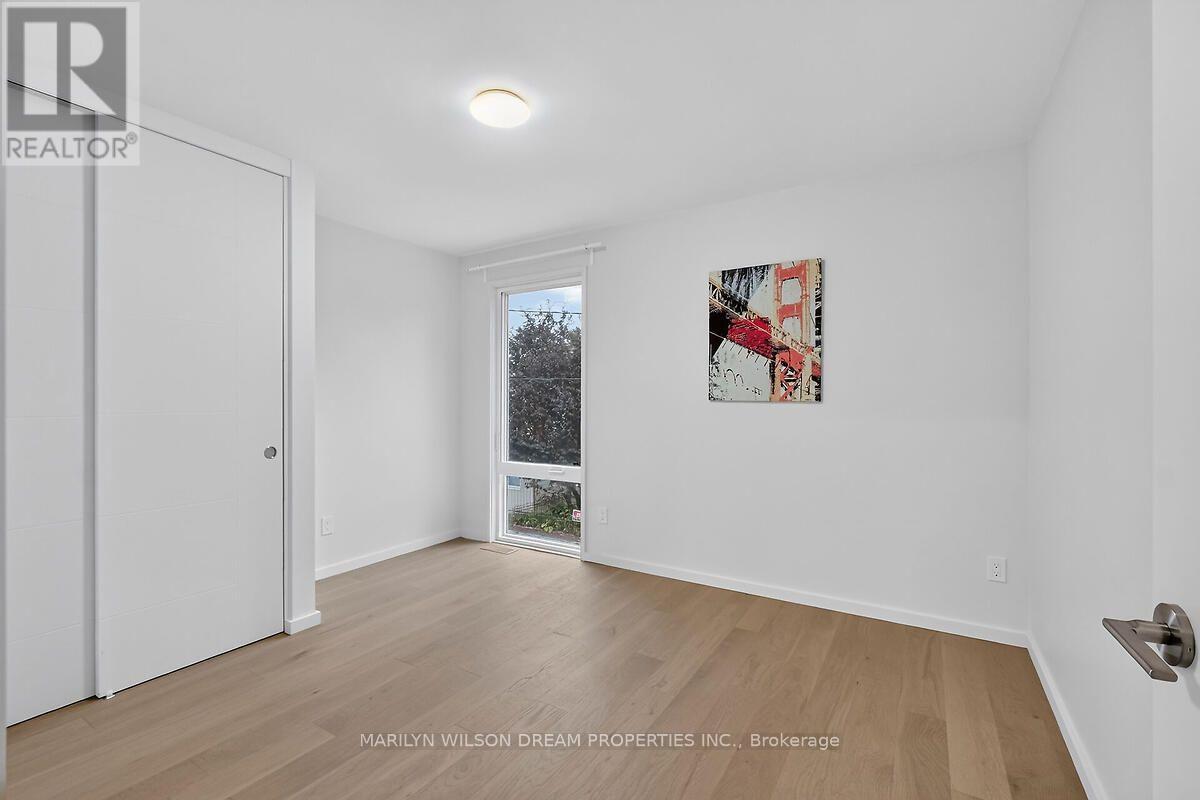 43 STIRLING AVENUE - 26