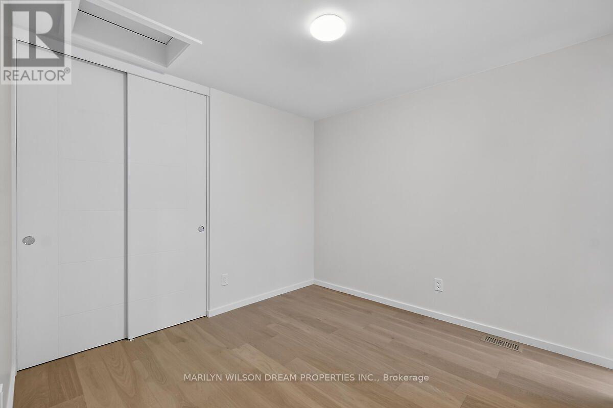 43 STIRLING AVENUE - 31