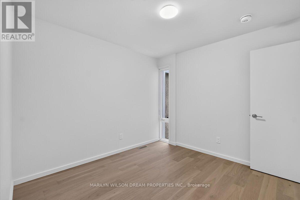 43 Stirling Avenue — photo 32