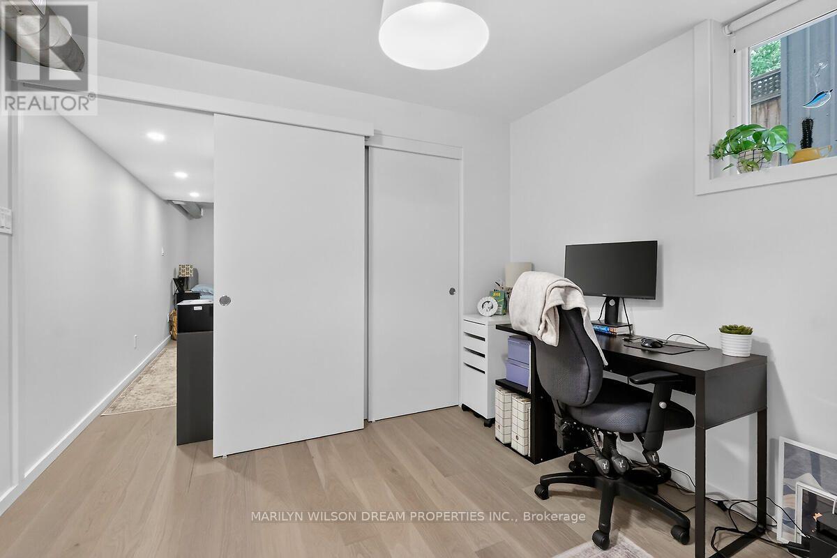 43 STIRLING AVENUE - 43