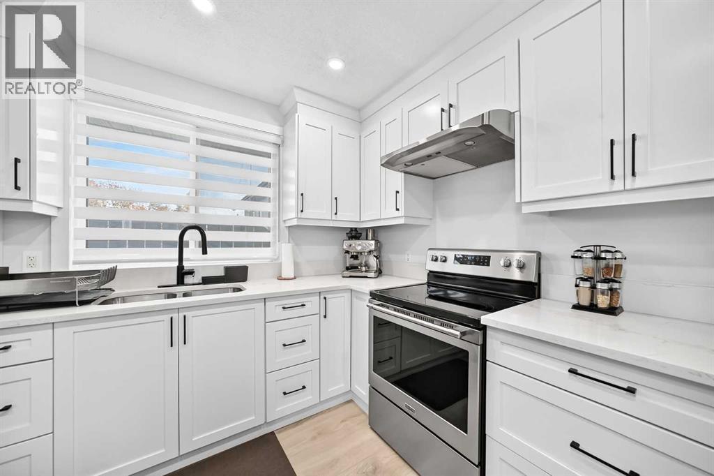 6020 18 Avenue NE photo 11