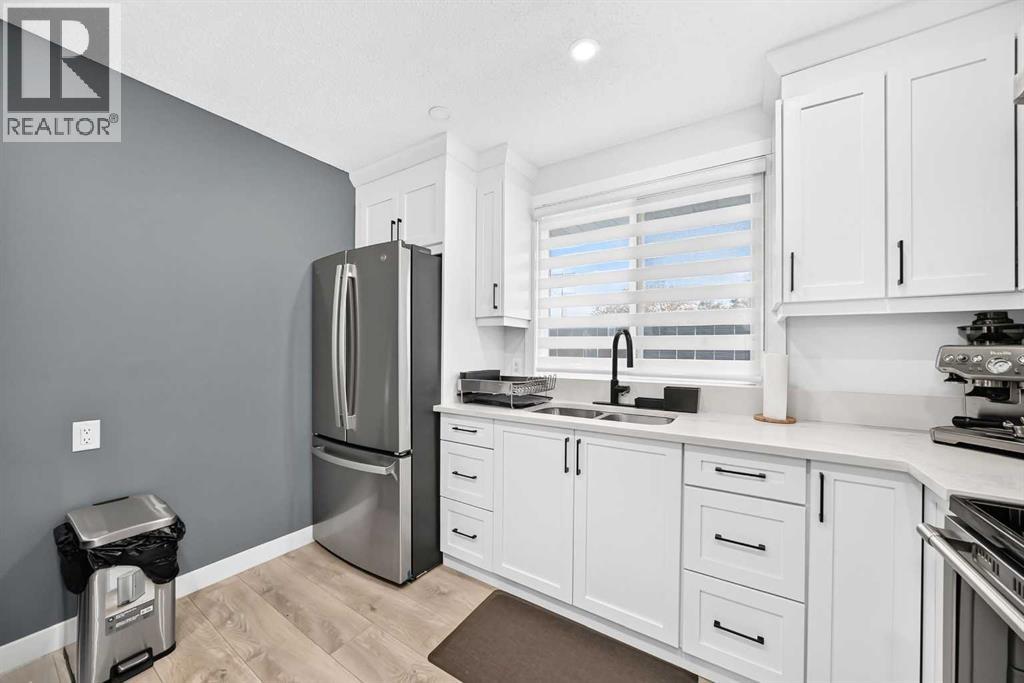 6020 18 Avenue NE photo 12
