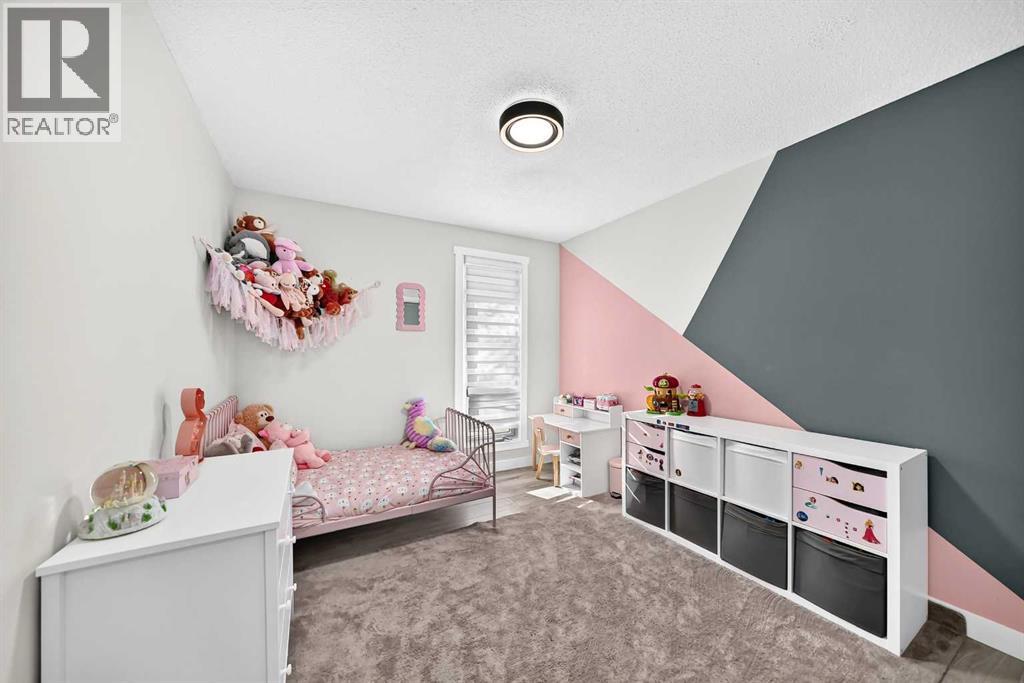 6020 18 Avenue NE photo 17