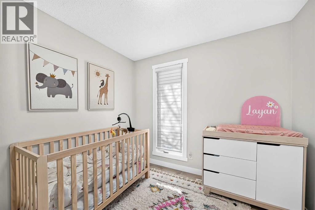 6020 18 Avenue NE photo 20