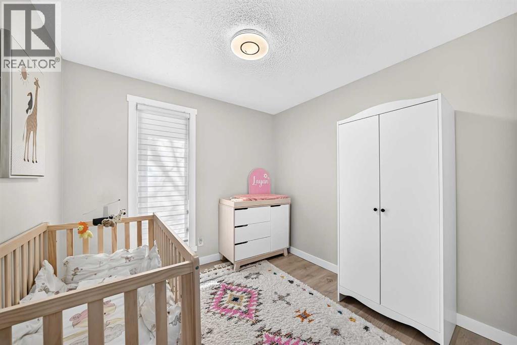 6020 18 Avenue NE photo 21