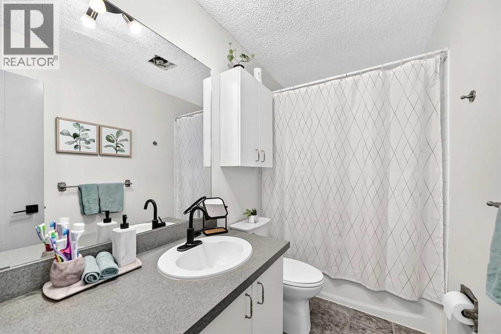 6020 18 Avenue NE photo 22