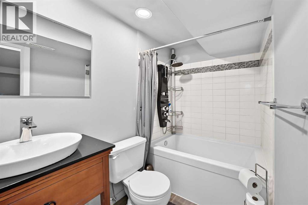 6020 18 Avenue NE photo 31