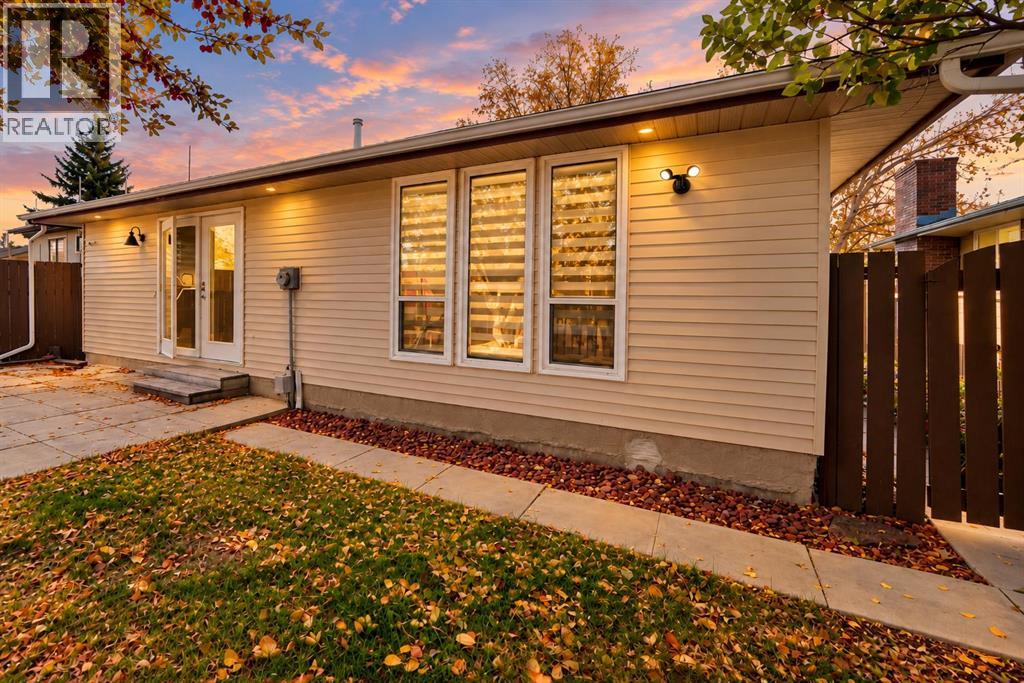 6020 18 Avenue NE photo 32