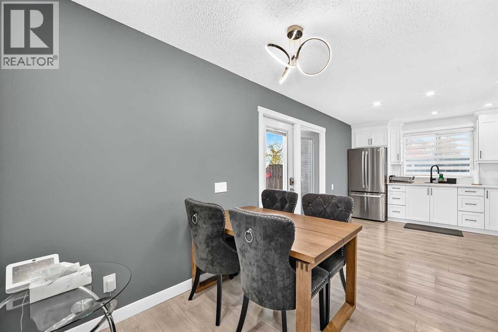 6020 18 Avenue NE photo 9
