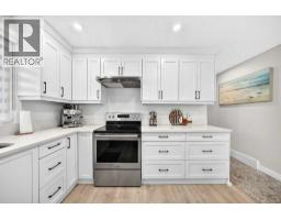 4pc Bathroom - 6020 18 Avenue Ne, Calgary, AB T1Y1P1 Photo 10