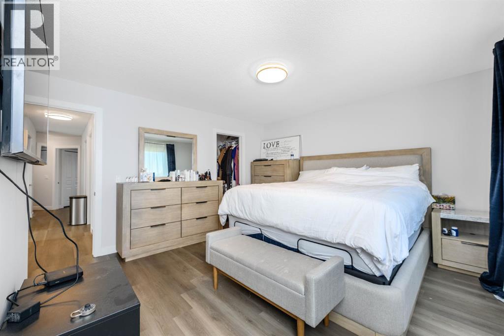 1536 93 Street SW photo 17