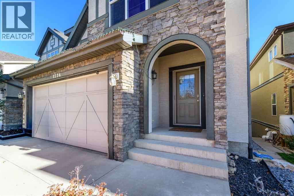 1536 93 Street SW photo 2