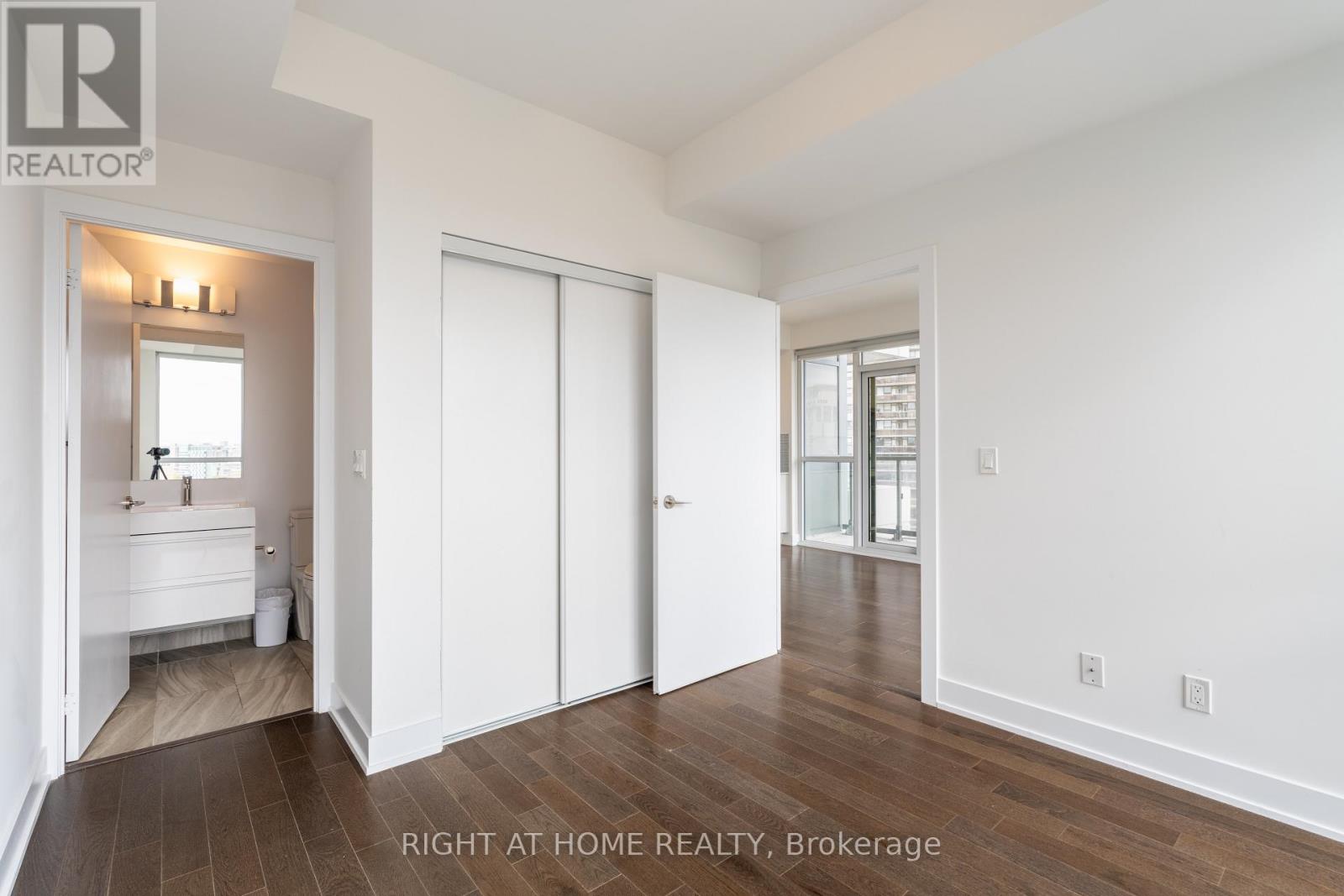 #1307 181 BEDFORD ROAD - 11