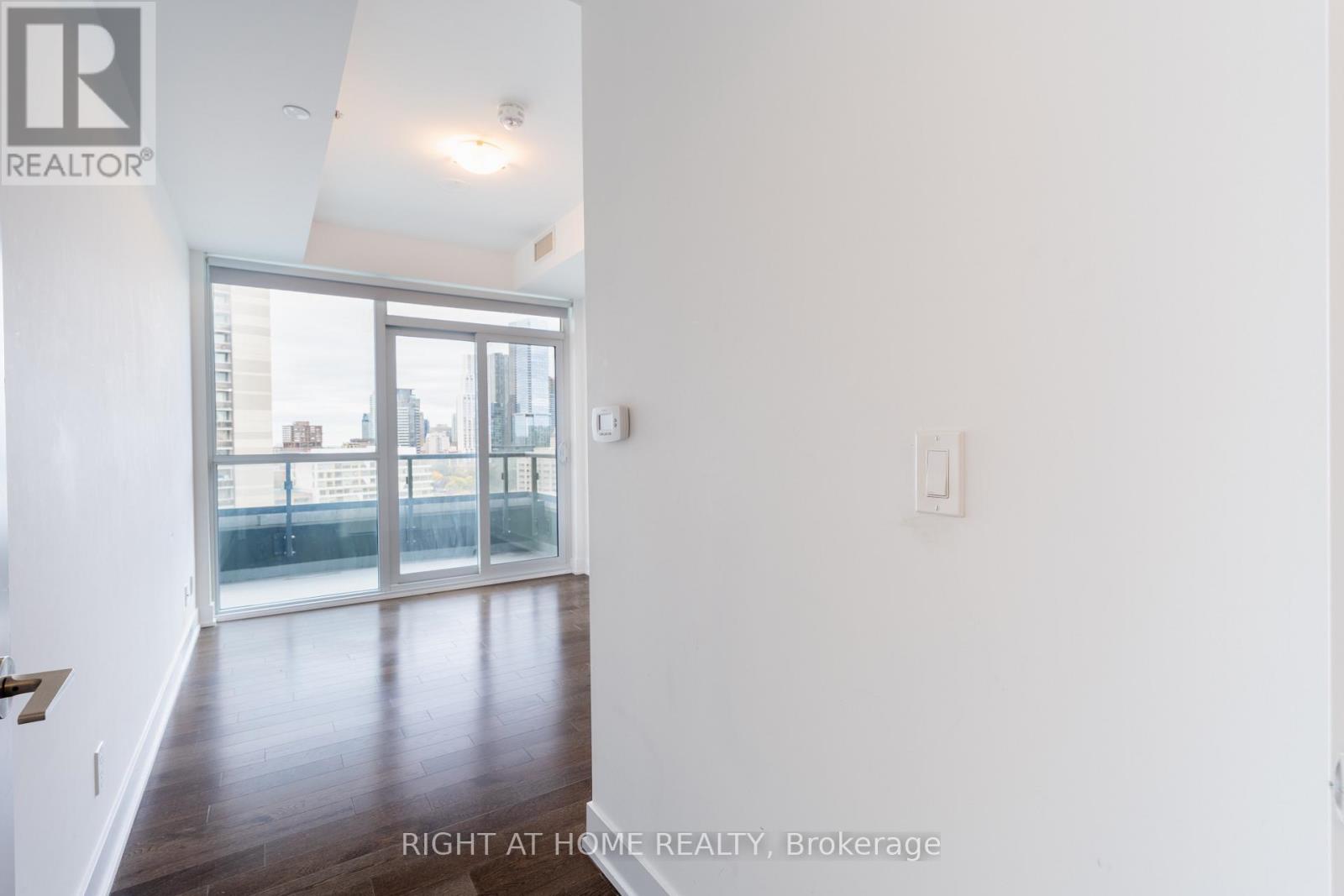 #1307 181 BEDFORD ROAD - 14