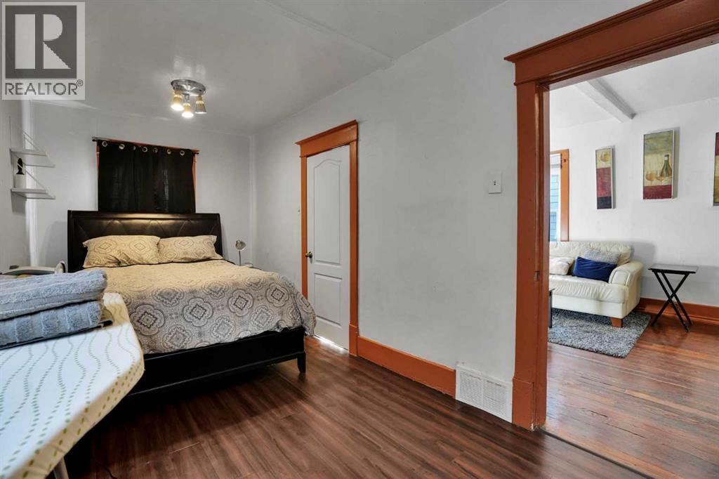 1611 2A Street NW photo 13