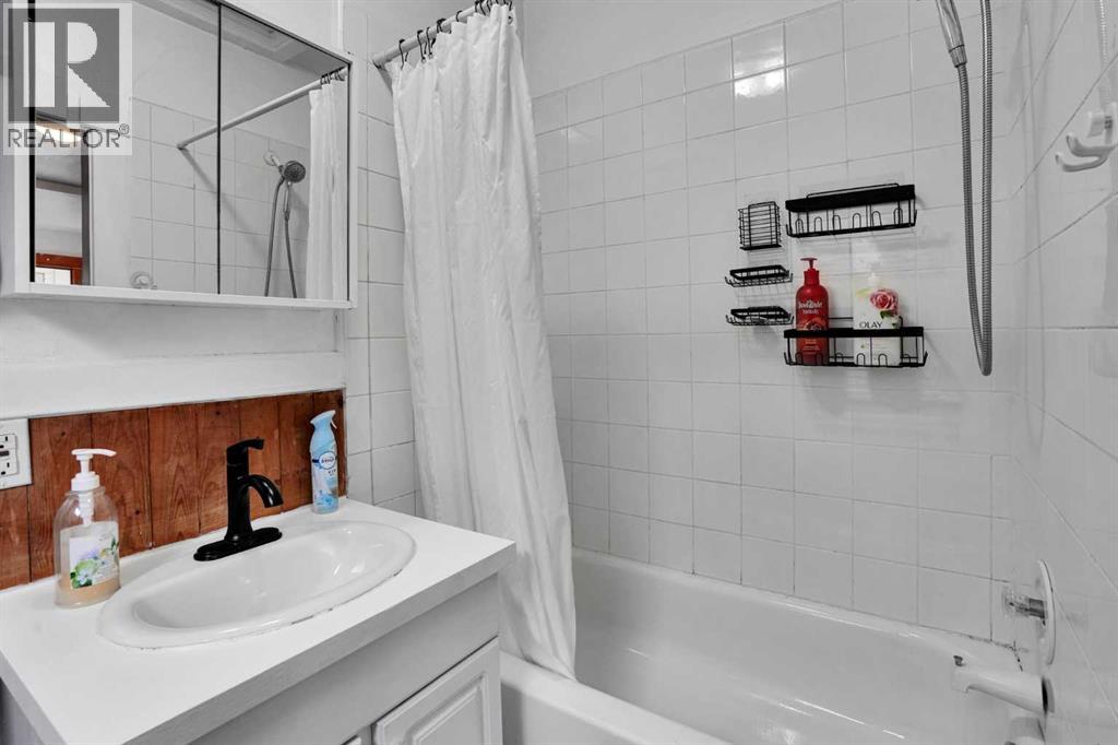1611 2A Street NW photo 15