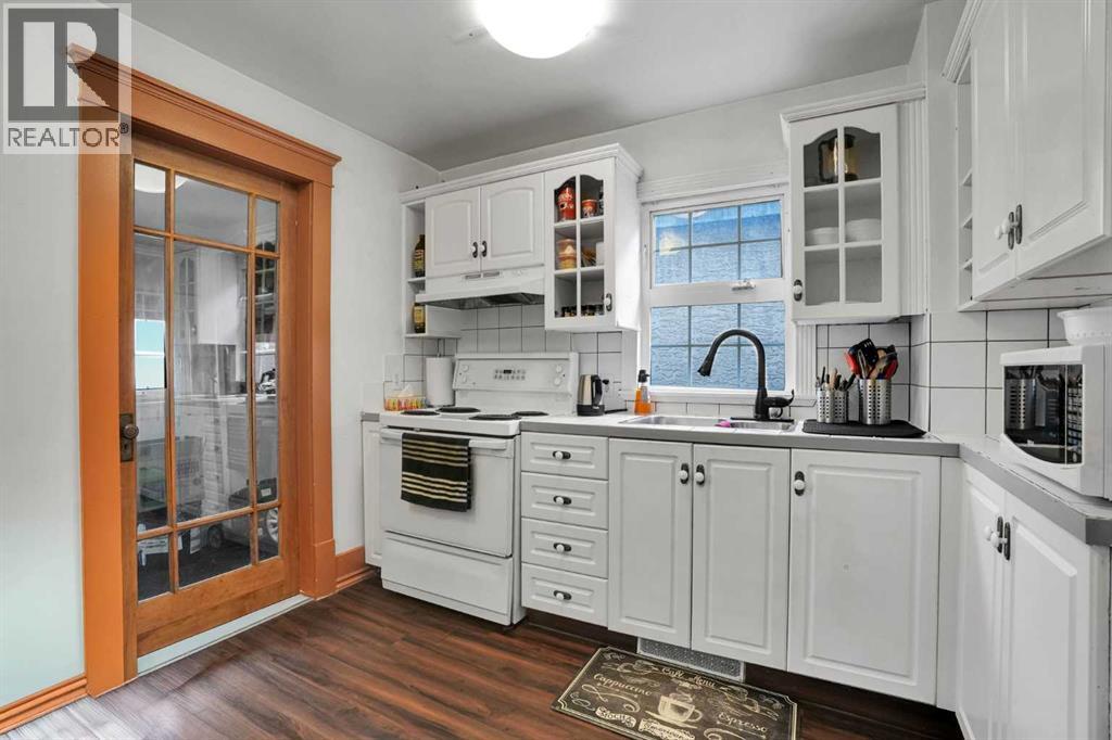 1611 2A Street NW photo 17