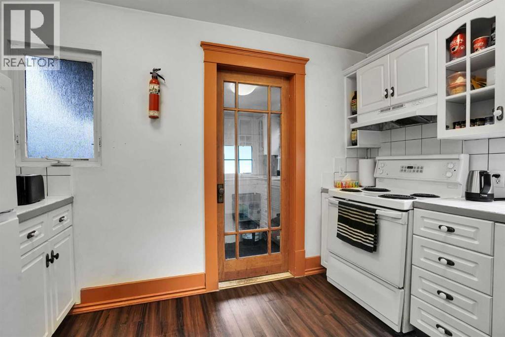 1611 2A Street NW photo 18