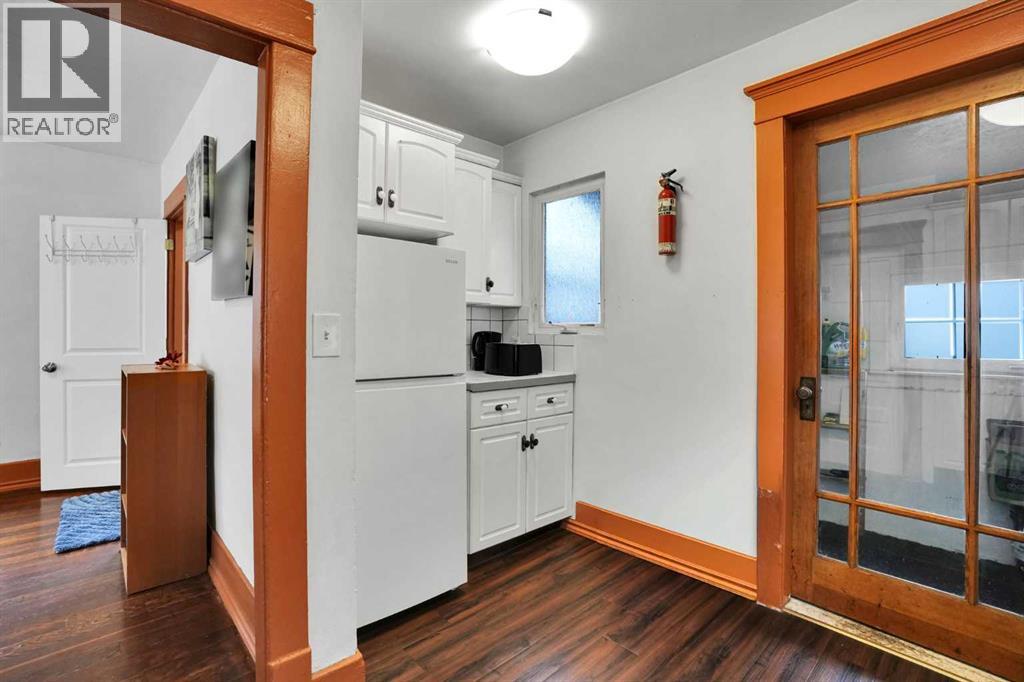 1611 2A Street NW photo 19