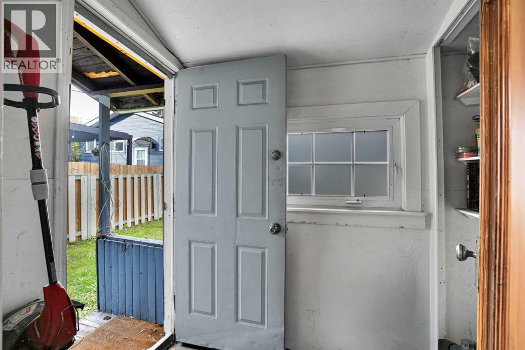 1611 2A Street NW photo 23