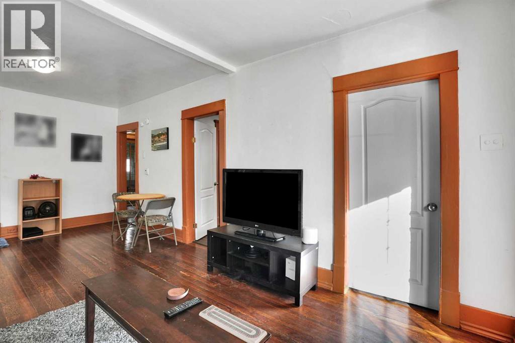 1611 2A Street NW photo 5