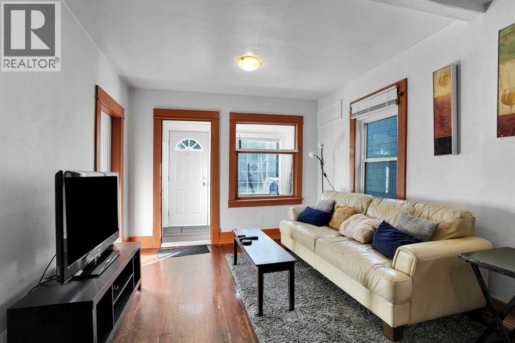 1611 2A Street NW photo 7